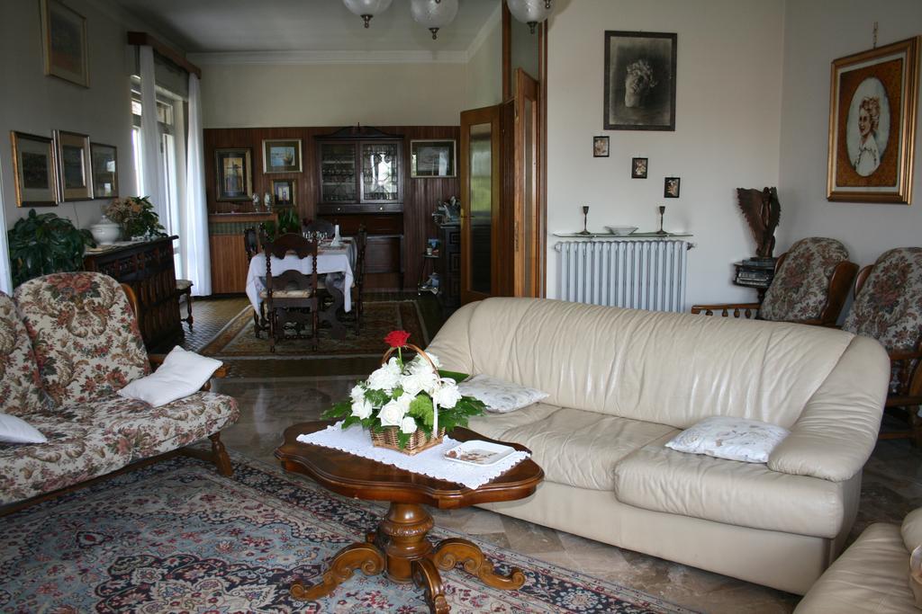 B&B Il Glicine Bedizzole ภายนอก รูปภาพ