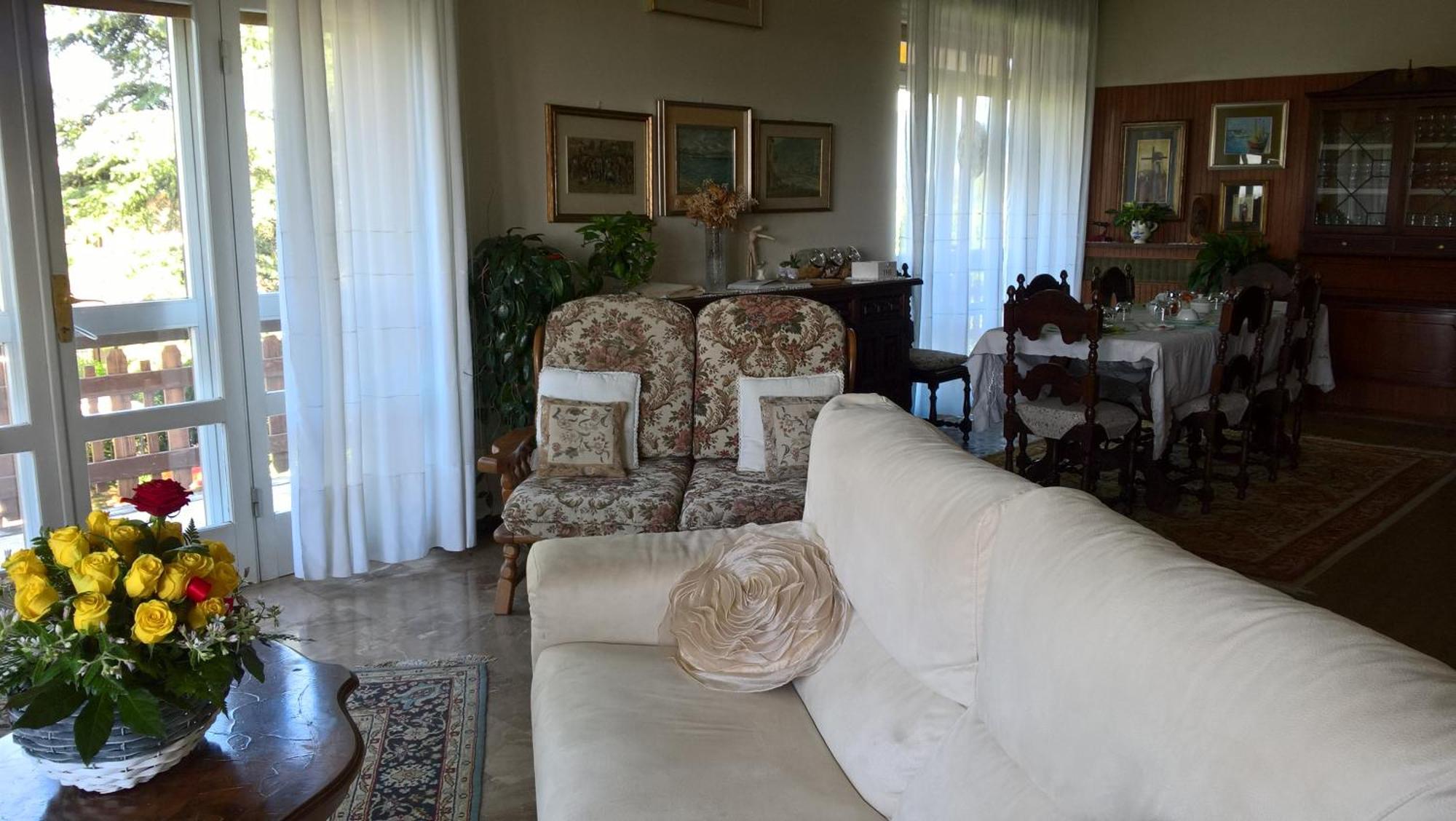 B&B Il Glicine Bedizzole ภายนอก รูปภาพ
