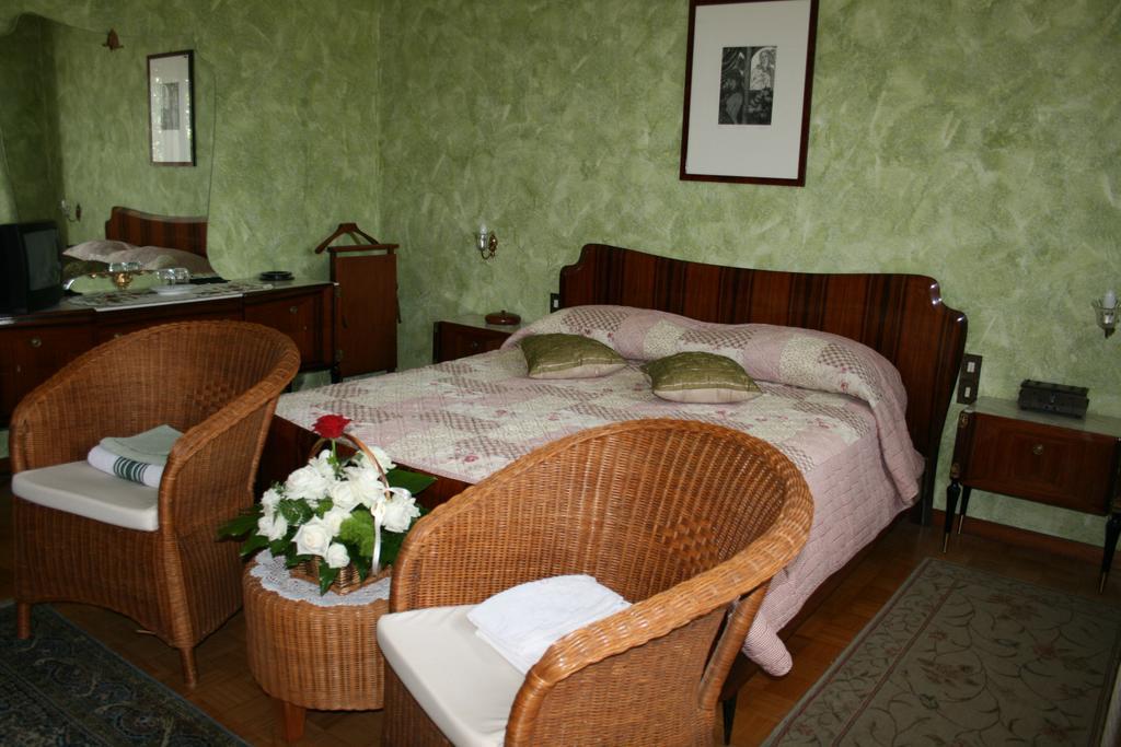 B&B Il Glicine Bedizzole ภายนอก รูปภาพ