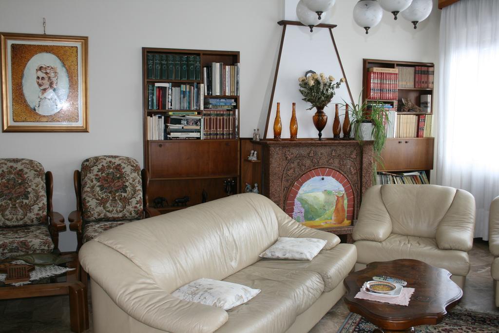 B&B Il Glicine Bedizzole ภายนอก รูปภาพ