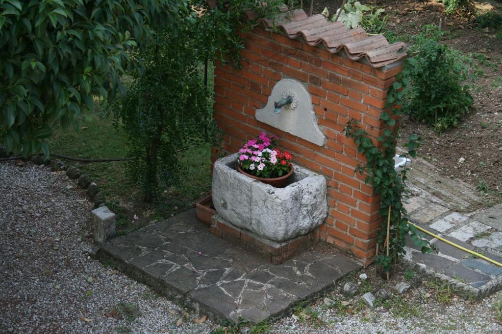 B&B Il Glicine Bedizzole ภายนอก รูปภาพ